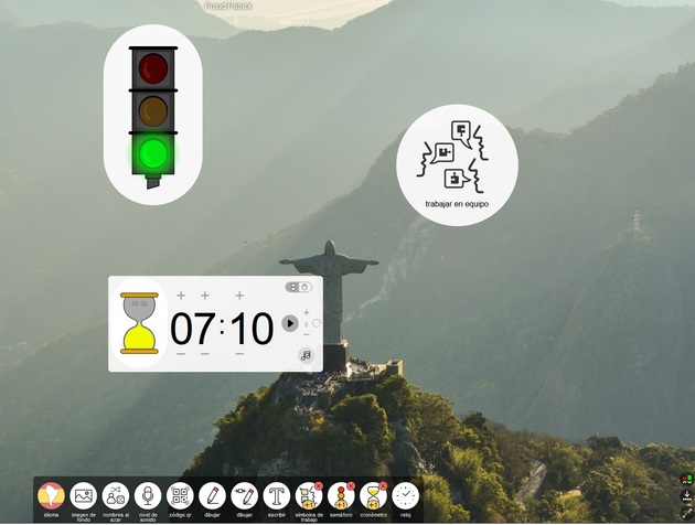 captura de pantalla del sitio classroom screen. Fondo: el Cristo redentor de Brasil. Widgets en uso: semáforo, cronómetro, ícono de trabajo en equipo.