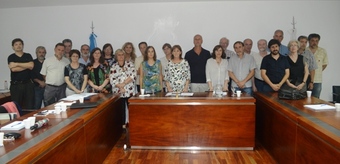Mesa con les integrantes del Consejo Directivo CONICET La Plata 