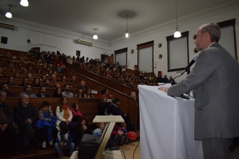 Maruricio Erben habla ante el auditorio
