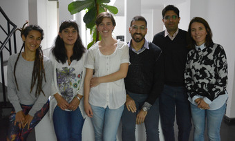 Equipo del INIFTA: de derecha a izquierda: Bioq. Fiorela Ghilini, Dra. Patricia Schilardi, Lic. Irenene Sille Dr. Diego Pissinis, Dr. Alejandro Miñan y Dra.Carolina Dias