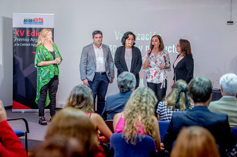 De izquierda a derecha: Cristina  Ferrero, Leonardo Sciammaro, Nancy Campos y Cecilia Puppo,